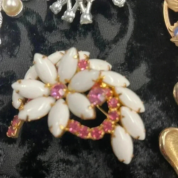 Vintage antique pins. 11 total. - Picture 6 of 7